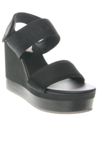 Sandalen Calvin Klein Jeans, Größe 39, Farbe Schwarz, Preis € 127,99
