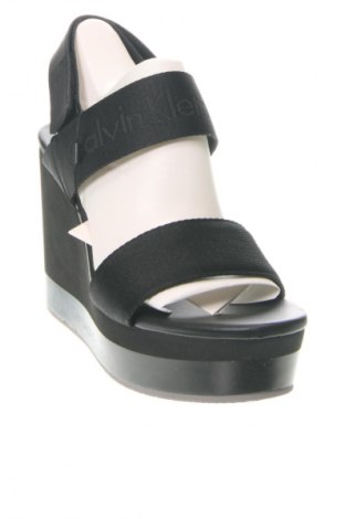 Sandały Calvin Klein Jeans, Rozmiar 40, Kolor Czarny, Cena 599,99 zł