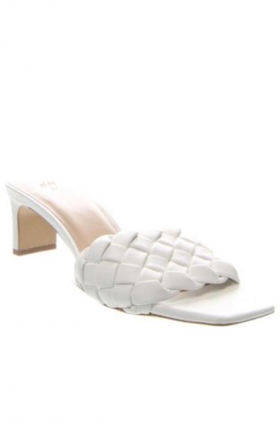 Чехли H&M, Размер 38, Цвят Бял, Цена 32,21 €