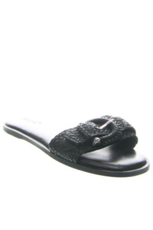 Чехли Inuovo, Размер 40, Цвят Черен, Цена 13,29 €