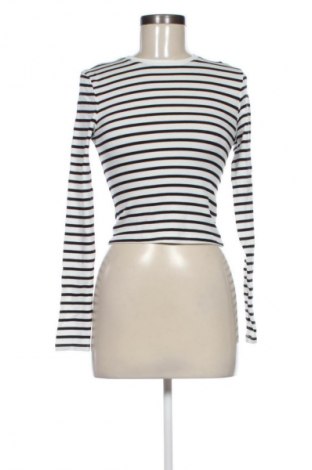 Дамска блуза Bershka, Размер M, Цвят Многоцветен, Цена 16,36 €