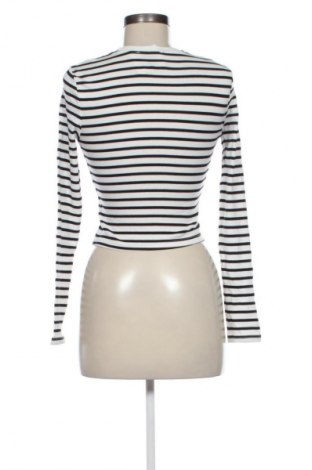 Дамска блуза Bershka, Размер M, Цвят Многоцветен, Цена 16,36 €