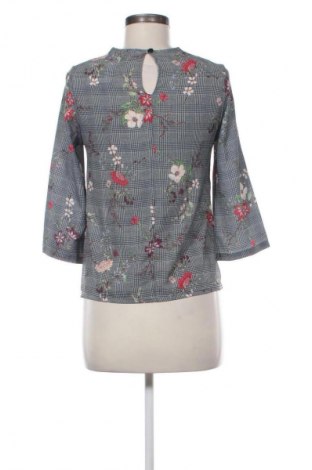 Дамска блуза Primark, Размер XS, Цвят Многоцветен, Цена 3,57 €