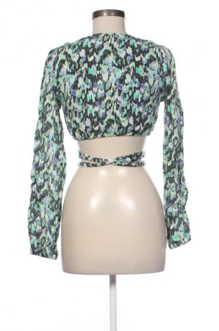 Дамска блуза Pull&Bear, Размер M, Цвят Многоцветен, Цена 3,57 €