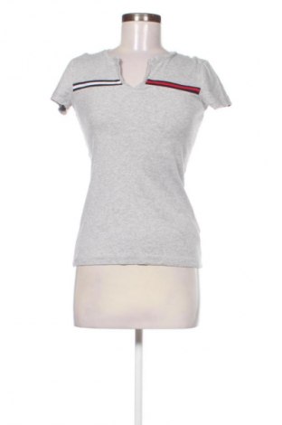 Дамска тениска Tommy Hilfiger, Размер XS, Цвят Многоцветен, Цена 30,03 €