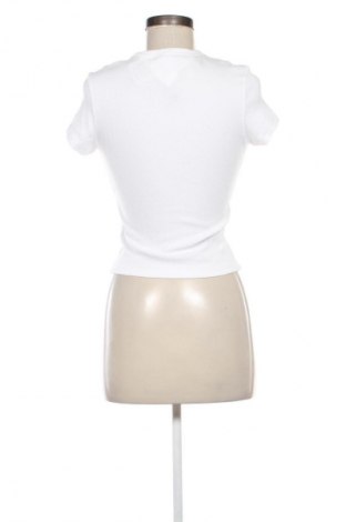 Дамска тениска Tommy Jeans, Размер XS, Цвят Бял, Цена 35,27 €
