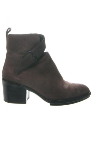 Дамски боти Alexander Wang, Размер 39, Цвят Кафяв, Цена 194,29 €