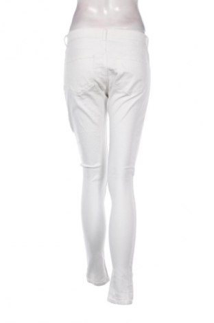 Női farmernadrág Bershka, Méret M, Szín Fehér, Ár 6 123 Ft