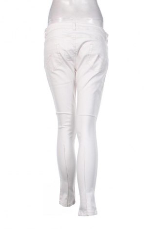 Damen Jeans Bershka, Größe L, Farbe Weiß, Preis € 14,83