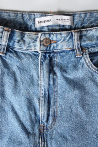 Damskie jeansy Bershka, Rozmiar M, Kolor Niebieski, Cena 79,15 zł