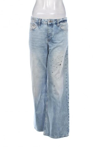 Damskie jeansy Pull&Bear, Rozmiar M, Kolor Niebieski, Cena 114,57 zł