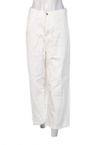 Γυναικείο Τζίν SHEIN, Μέγεθος M, Χρώμα Λευκό, Τιμή 8,99 €