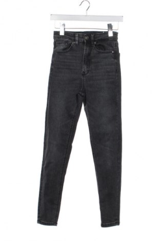 Női farmernadrág Stradivarius, Méret XXS, Szín Szürke, Ár 6 198 Ft