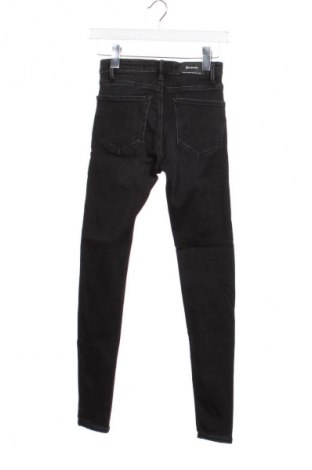 Női farmernadrág Stradivarius, Méret XS, Szín Fekete, Ár 6 103 Ft