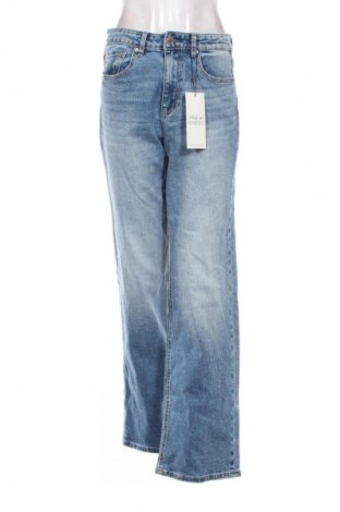 Дамски дънки Stradivarius, Размер M, Цвят Син, Цена 17,38 €