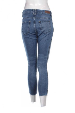 Blugi de femei United Colors Of Benetton, Mărime M, Culoare Albastru, Preț 109,00 Lei