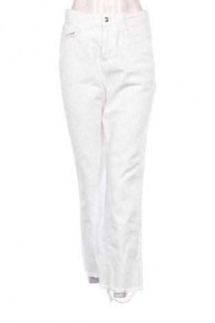 Дамски дънки Zara, Размер S, Цвят Бял, Цена 14,00 €