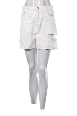 Damen Shorts Bershka, Größe M, Farbe Weiß, Preis € 10,00