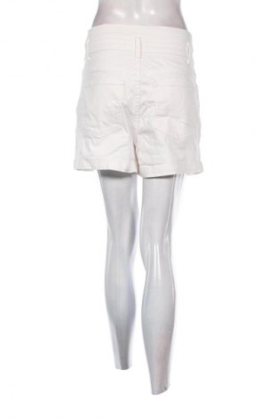 Damen Shorts Guido Maria Kretschmer for About You, Größe M, Farbe Weiß, Preis € 17,00