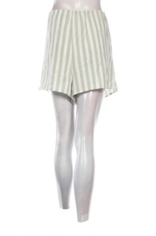 Дамски къс панталон SHEIN, Размер 3XL, Цвят Многоцветен, Цена 10,00 €