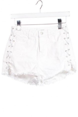 Női rövidnadrág Stradivarius, Méret XS, Szín Fehér, Ár 4 132 Ft