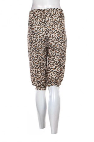 Дамски къс панталон Unbranded, Размер L, Цвят Многоцветен, Цена 10,00 €