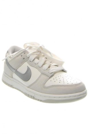 Дамски обувки Nike, Размер 37, Цвят Екрю, Цена 57,77 €