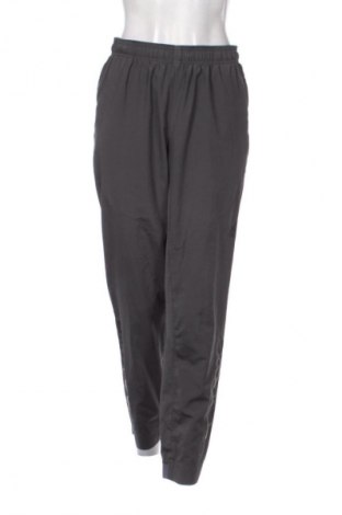 Damenhose Adidas, Größe M, Farbe Grau, Preis € 28,20