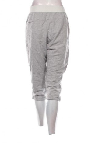 Дамски панталон Adidas, Размер XL, Цвят Сив, Цена 28,00 €