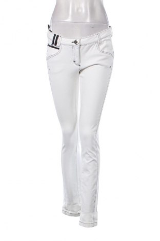 Damenhose Biba, Größe M, Farbe Weiß, Preis € 15,00