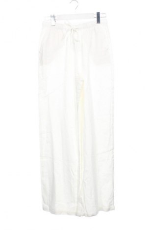 Damenhose Stradivarius, Größe XS, Farbe Weiß, Preis € 24,99