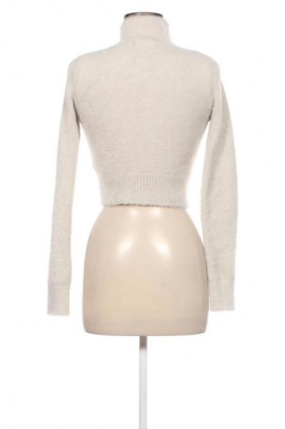 Dámský svetr Bershka, Velikost S, Barva Krémová, Cena  425,00 Kč