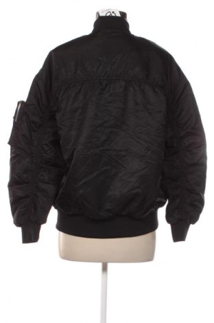 Дамско яке Bershka, Размер XS, Цвят Черен, Цена 12,27 €