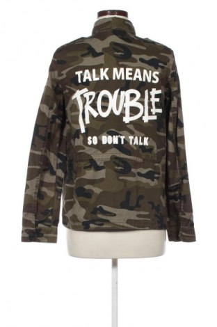 Дамско яке Pull&Bear, Размер M, Цвят Многоцветен, Цена 7,15 €