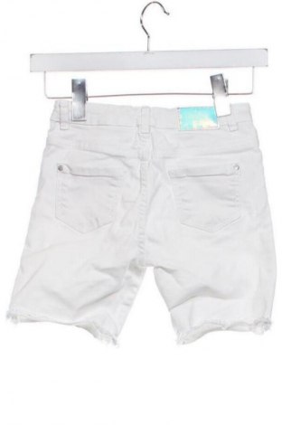 Детски къс панталон Reserved, Размер 7-8y/ 128-134 см, Цвят Бял, Цена 6,64 €