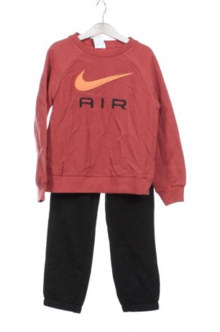 Детски спортен екип Nike, Размер 5-6y/ 116-122 см, Цвят Многоцветен, Цена 42,94 €
