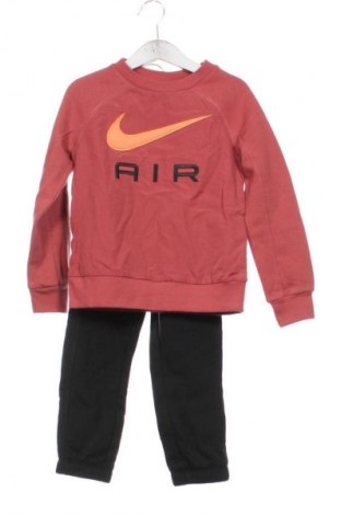 Παιδικό αθλητικό σύνολο Nike, Μέγεθος 2-3m/ 56-62 εκ., Χρώμα Πολύχρωμο, Τιμή 29,99 €
