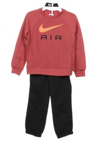 Παιδικό αθλητικό σύνολο Nike, Μέγεθος 5-6y/ 116-122 εκ., Χρώμα Πολύχρωμο, Τιμή 29,99 €