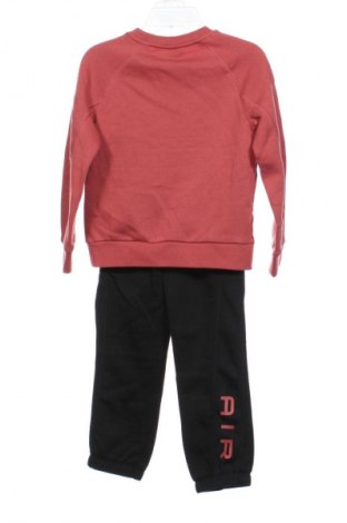 Παιδικό αθλητικό σύνολο Nike, Μέγεθος 5-6y/ 116-122 εκ., Χρώμα Πολύχρωμο, Τιμή 29,99 €