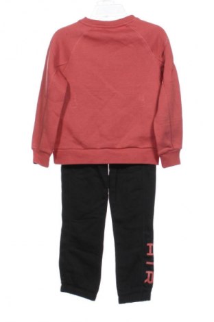 Παιδικό αθλητικό σύνολο Nike, Μέγεθος 5-6y/ 116-122 εκ., Χρώμα Πολύχρωμο, Τιμή 50,99 €