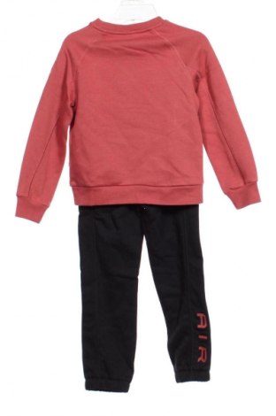 Παιδικό αθλητικό σύνολο Nike, Μέγεθος 5-6y/ 116-122 εκ., Χρώμα Πολύχρωμο, Τιμή 48,99 €