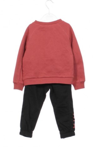 Παιδικό αθλητικό σύνολο Nike, Μέγεθος 18-24m/ 86-98 εκ., Χρώμα Πολύχρωμο, Τιμή 50,99 €