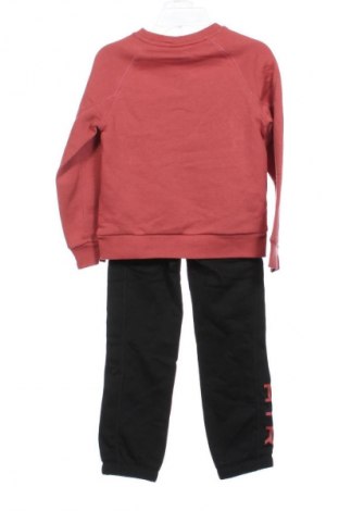 Детски спортен екип Nike, Размер 5-6y/ 116-122 см, Цвят Многоцветен, Цена 56,24 €