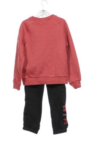 Kinder Sportanzug Nike, Größe 5-6y/ 116-122 cm, Farbe Mehrfarbig, Preis € 58,99