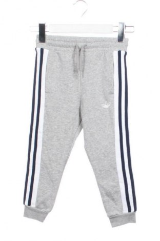 Παιδική κάτω φόρμα Adidas Originals, Μέγεθος 2-3y/ 98-104 εκ., Χρώμα Γκρί, Τιμή 19,99 €