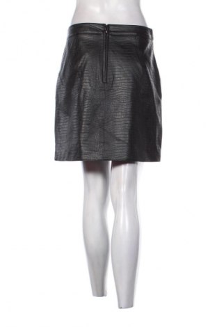 Кожена пола Orsay, Размер M, Цвят Черен, Цена 6,13 €