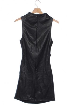 Bőrruha Pull&Bear, Méret S, Szín Fekete, Ár 12 829 Ft