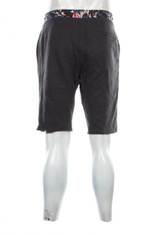 Мъжки къс панталон United Colors Of Benetton, Размер L, Цвят Сив, Цена 10,00 €