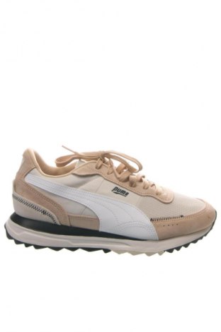 Férfi cipők
 PUMA, Méret 44, Szín Sokszínű, Ár 51 919 Ft