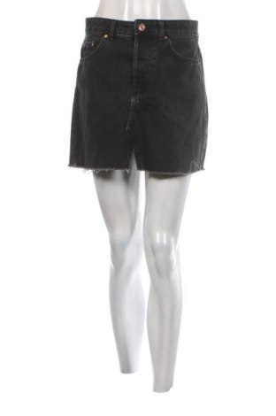 Szoknya Bershka, Méret M, Szín Fekete, Ár 3 289 Ft